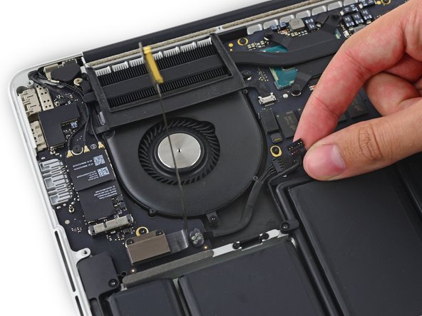 MacBook Pro 13インチ Retina Display Early 2015 のバッテリーの交換