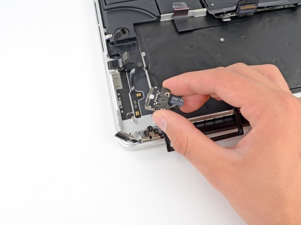 MacBook Pro 15インチ Retina Display Early 2013のMagSafe DC-In