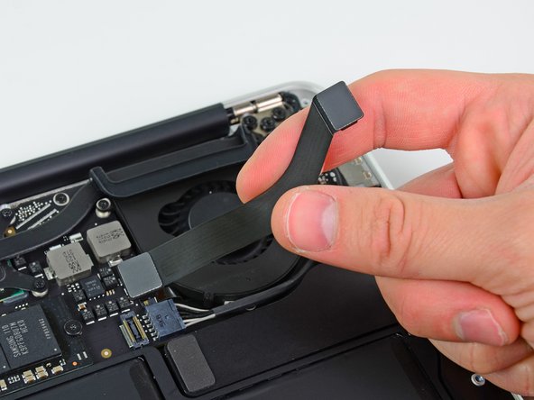 MacBook Air 13インチ Mid 2011 I/Oボードの交換 - iFixit 修理ガイド