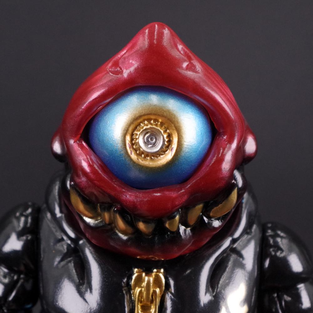 8月1日(金)18時より抽選開始】【Momoco Studio X GYAROMI】赤い地獄鮫