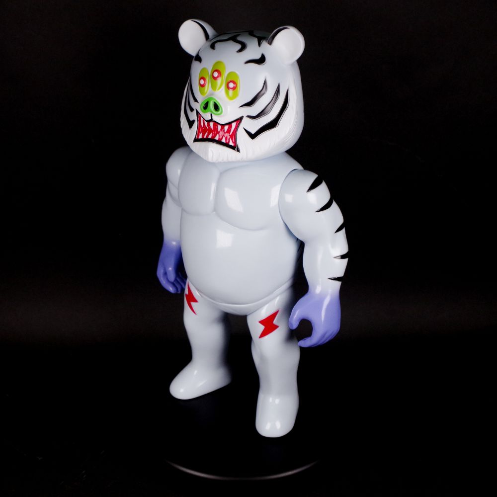 アートジャンキー x One up. ブタイガー レッド ソフビ アート