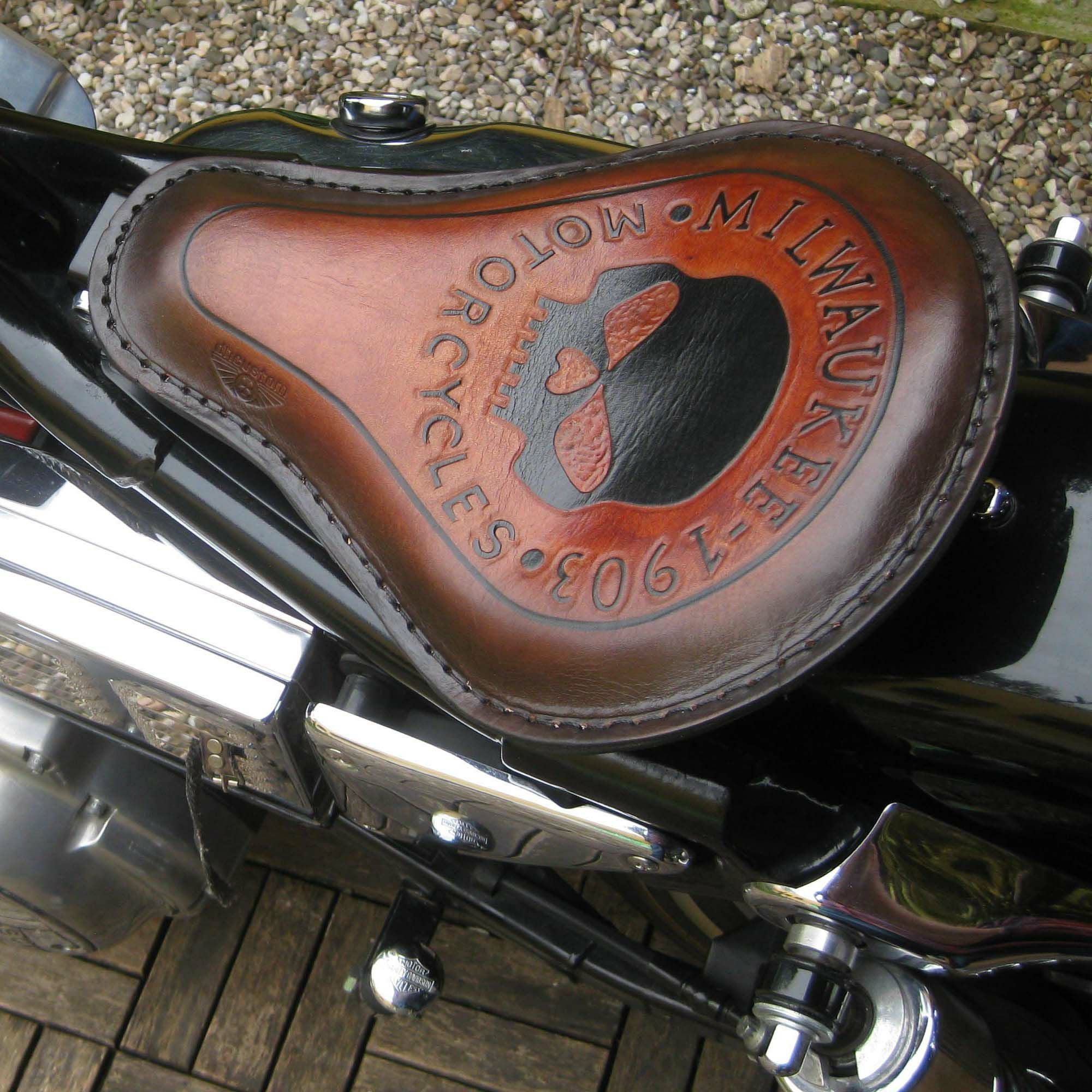 dhカスタム スポーツスター ソロシート スカル ブラック |ハーレー