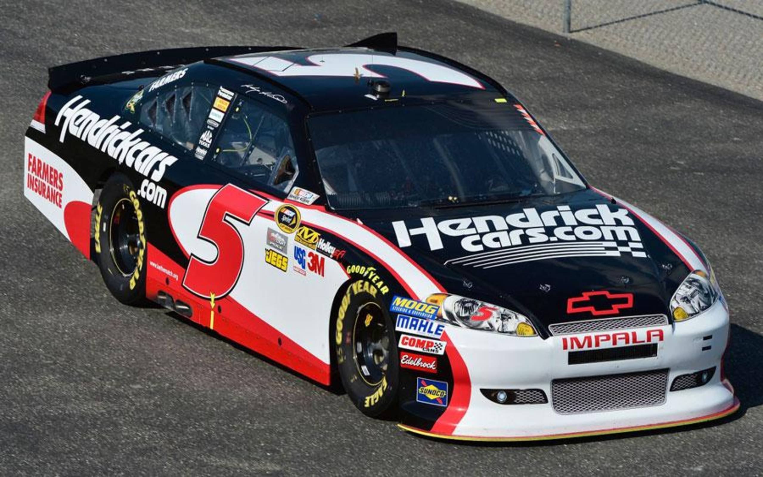 Kasey Kahne on pole for key Chase race at Talladega