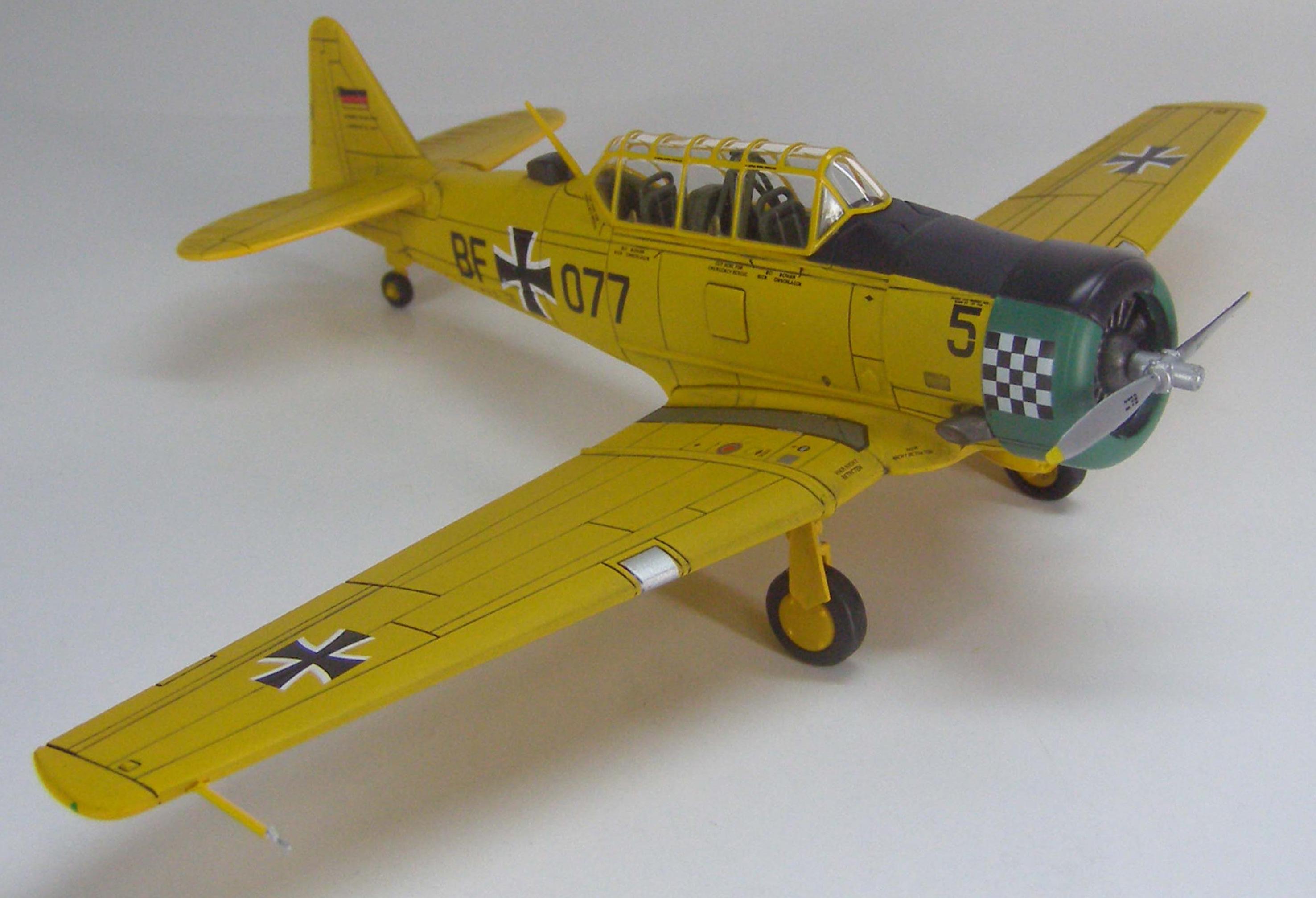 CCF Harvard Mk. 4, Flugdienstaffel TechnischeSchule 1, Kaufbeuren
