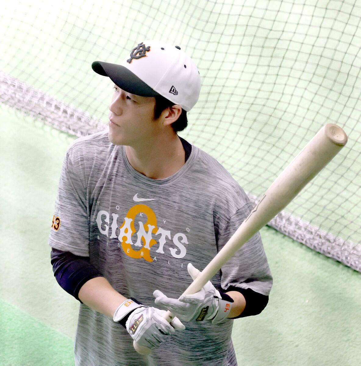 巨人】重信慎之介がG球場の室内で1時間超のマシン打撃「打てないと