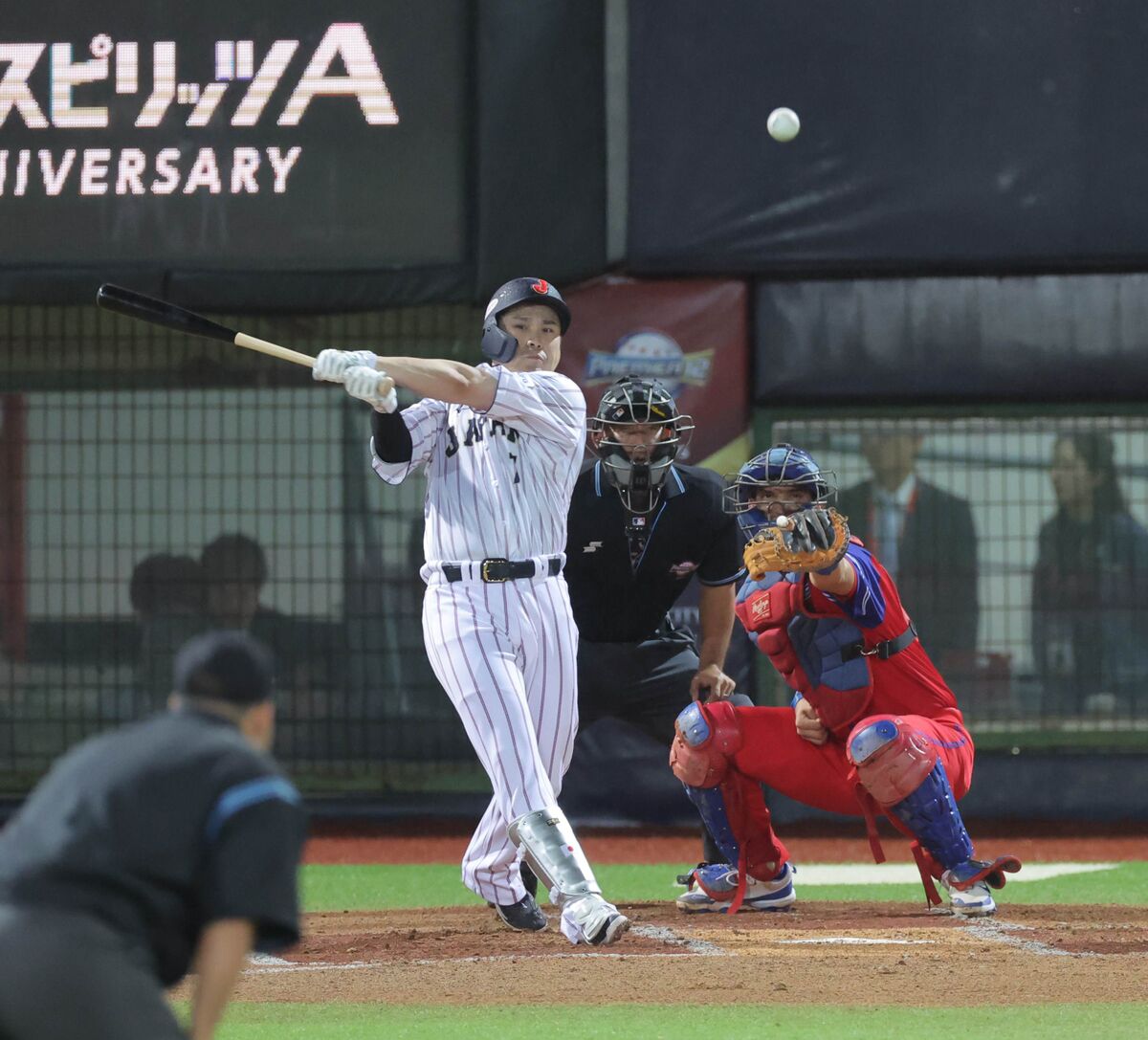 侍ジャパン】2回に佐野恵太が中前適時打で先取点「食らいついて」2戦