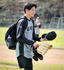 巨人】坂本勇人2000安打カウントダウン缶バッジ発売…全16種類を
