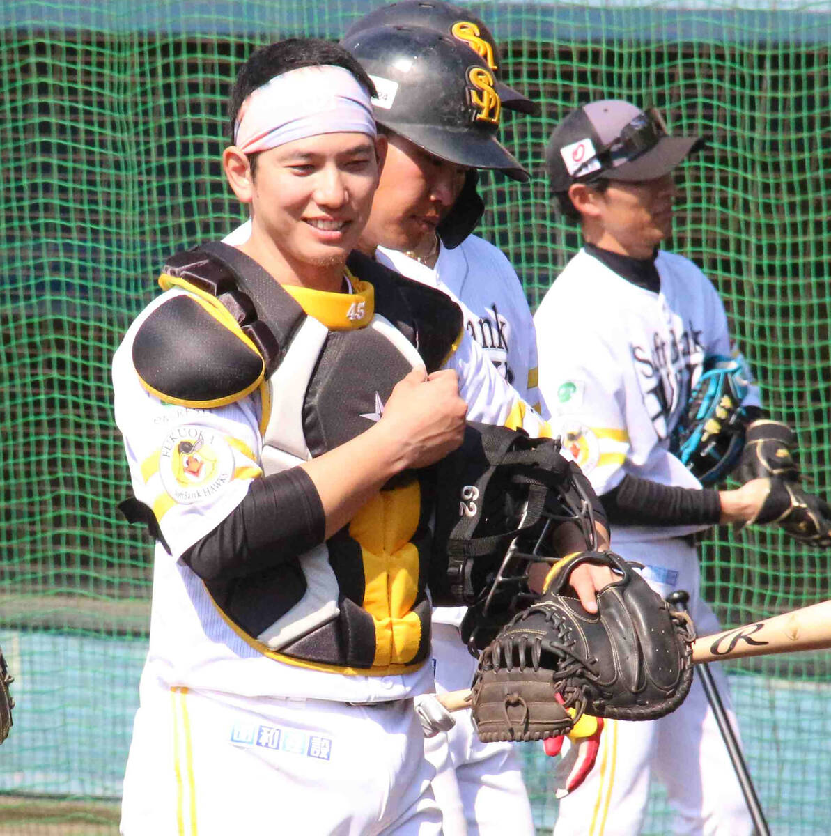 ソフトバンク】栗原陵矢が捕手再挑戦「遊びじゃないですから」初日から