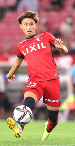 鹿島の新背番10、MF荒木遼太郎「10番を背負いたい気持ちが強かっ