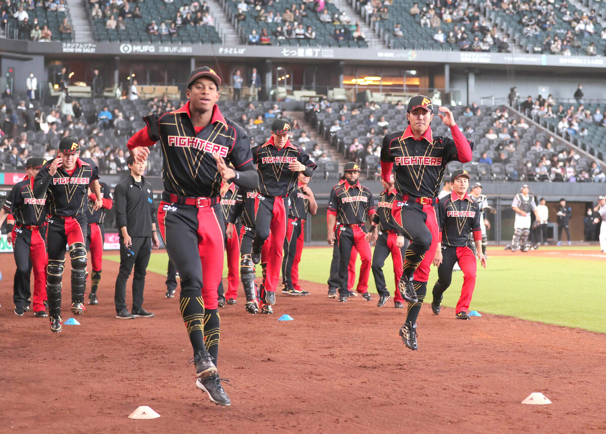 日本ハム】新庄剛志監督プロデュースのド派手ユニがついに初お披露目