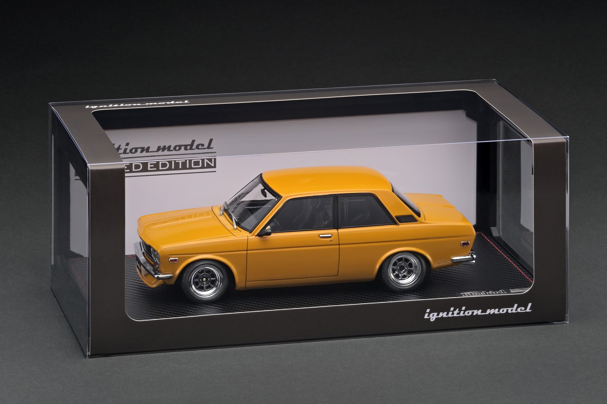 Preorder] Ignition Model 1:18 Datsun Bluebird (510) Brown With L16