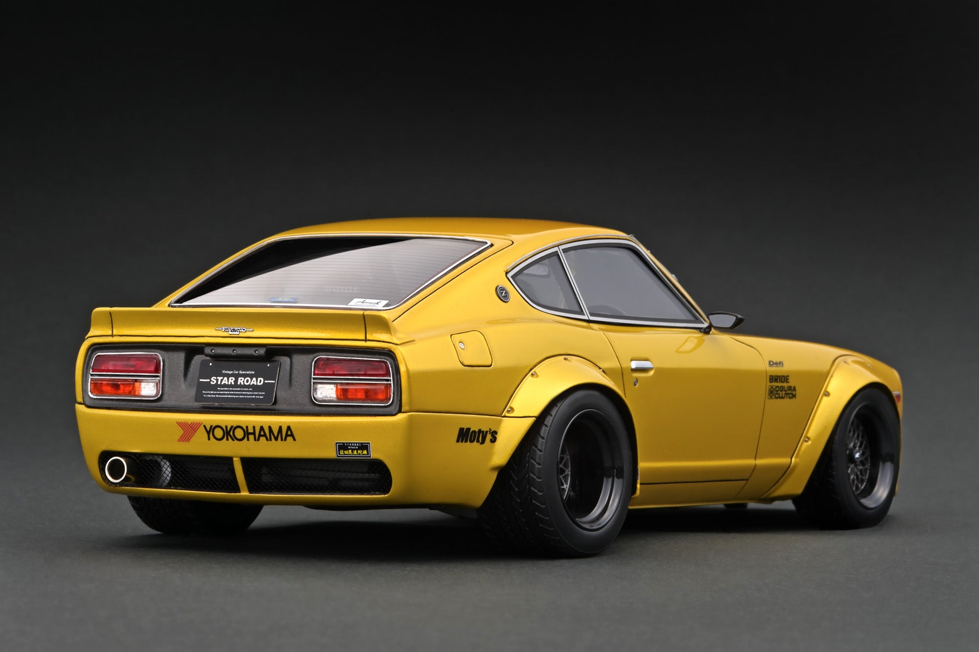 Ignition Model 1:18 Nissan Fairlady Z (S30) STAR ROAD Yellow
