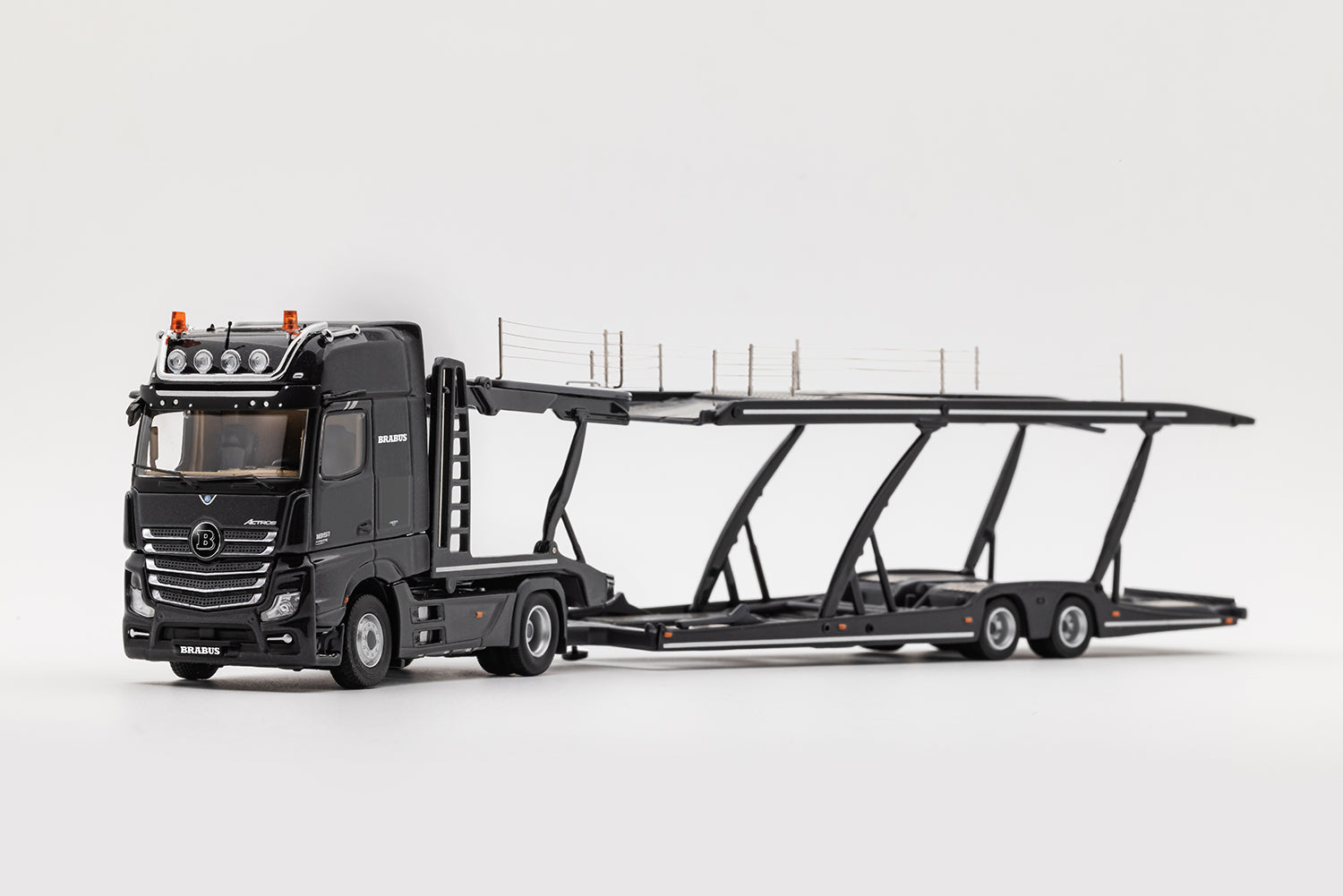 GCD 1:64 MERCEDES-BENZ Actros Transporter (2 Colors) – Horizon Diecast