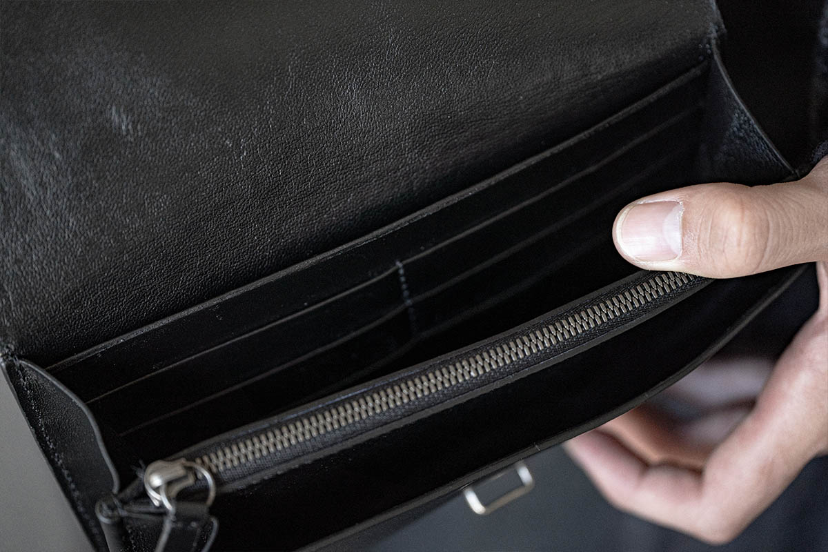 アン・ドゥムルメステール 定番レザーウォレット&カードケース | HUES