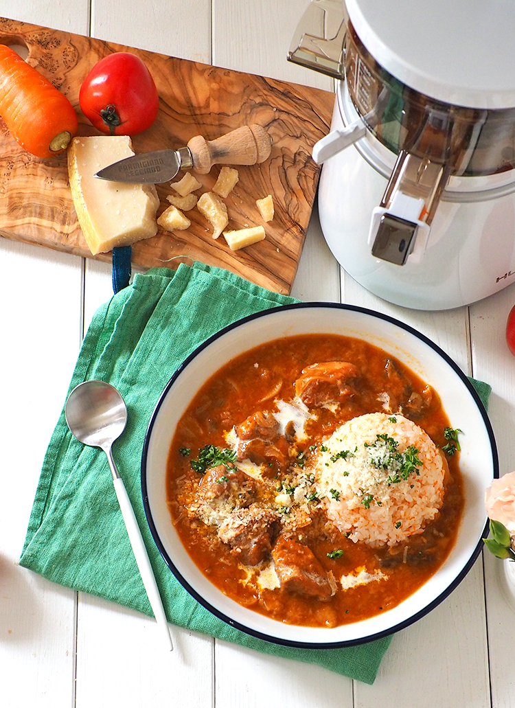 ギュッと搾れば、レシピはひろがる。 | HUROM（ヒューロム）