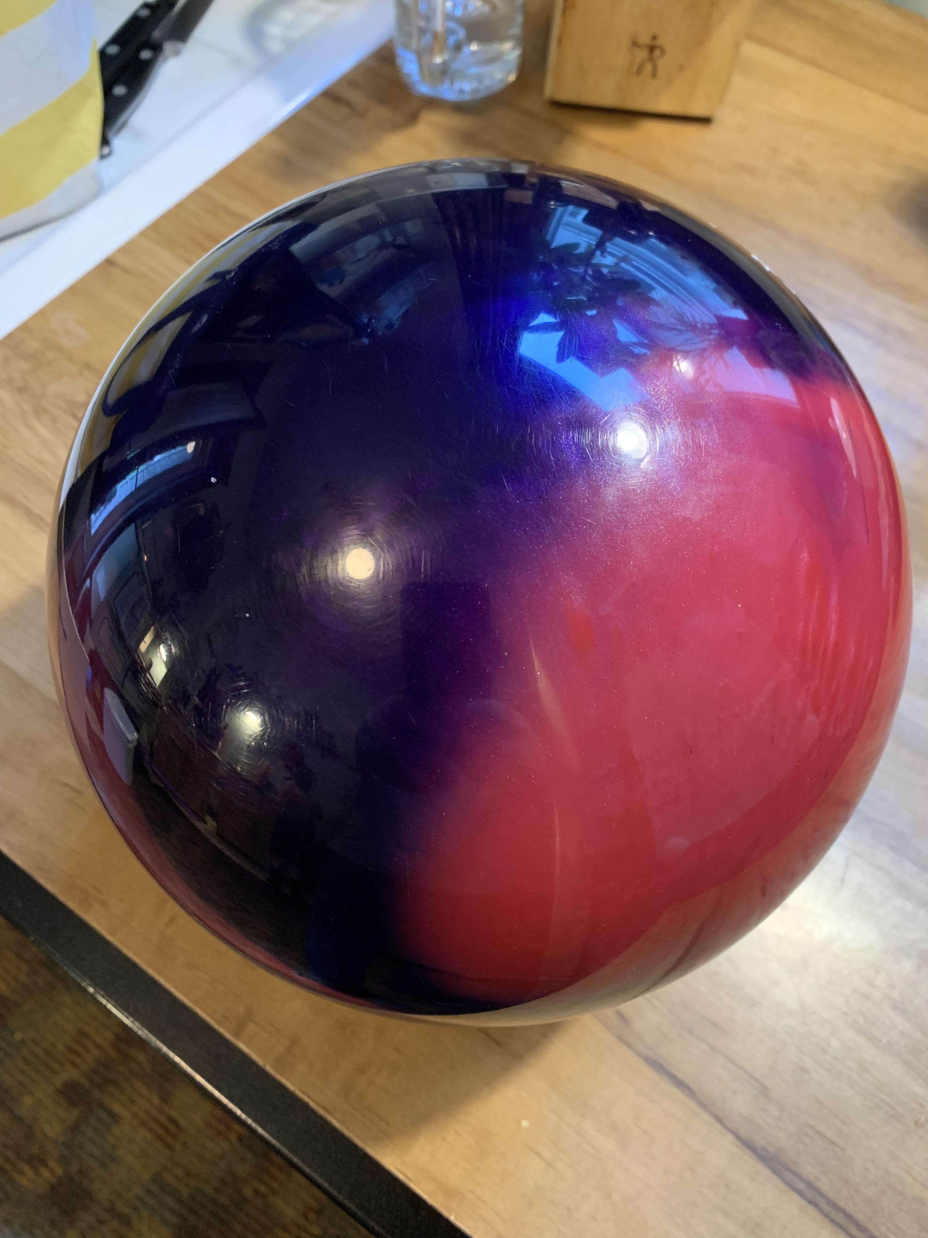 新しいボール。最初のボール！ストームトロピカルサージ。誕生日の