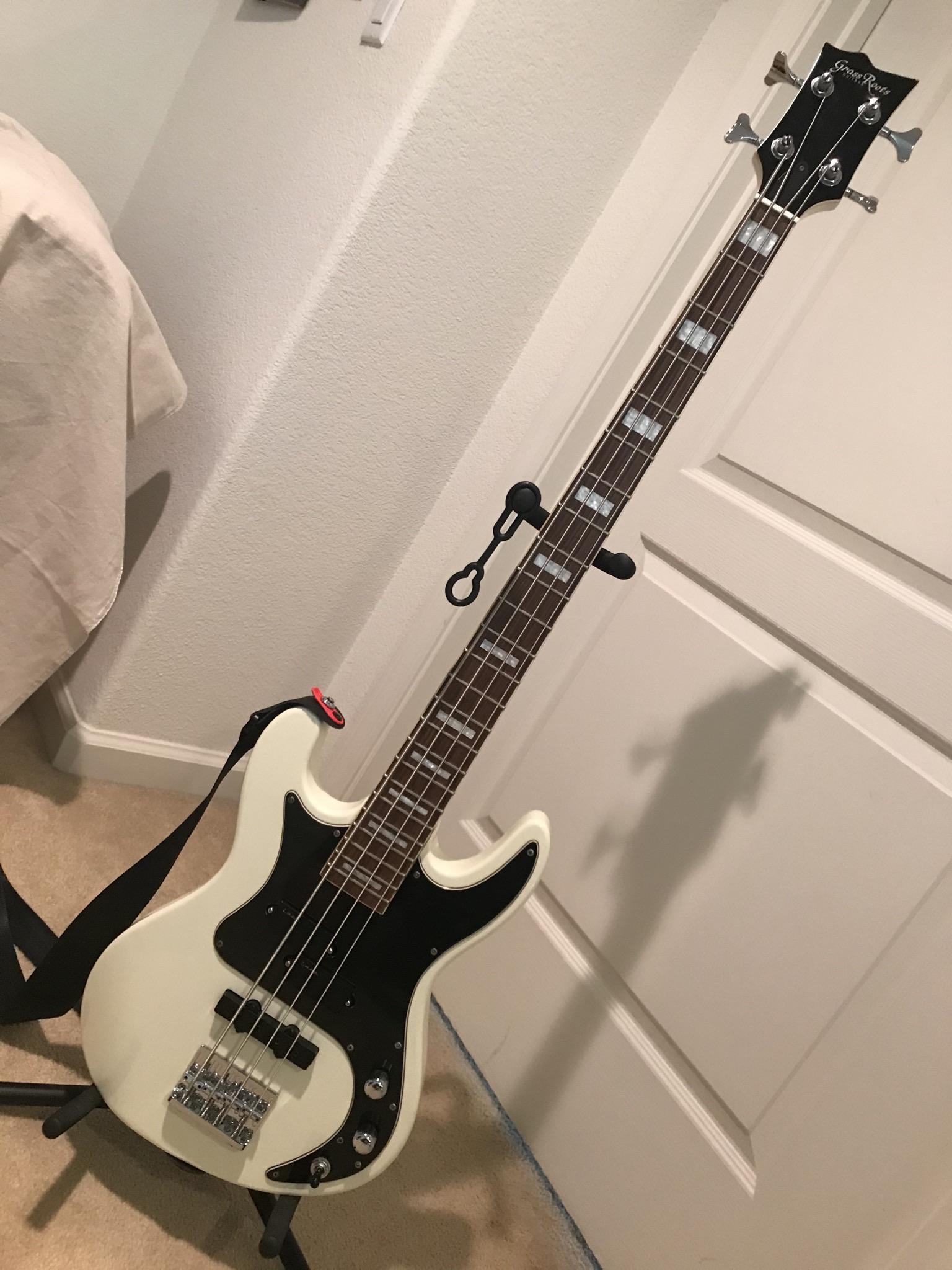 My ESP Japan GrassRoots G-AK-65 White : r/BassGuitar