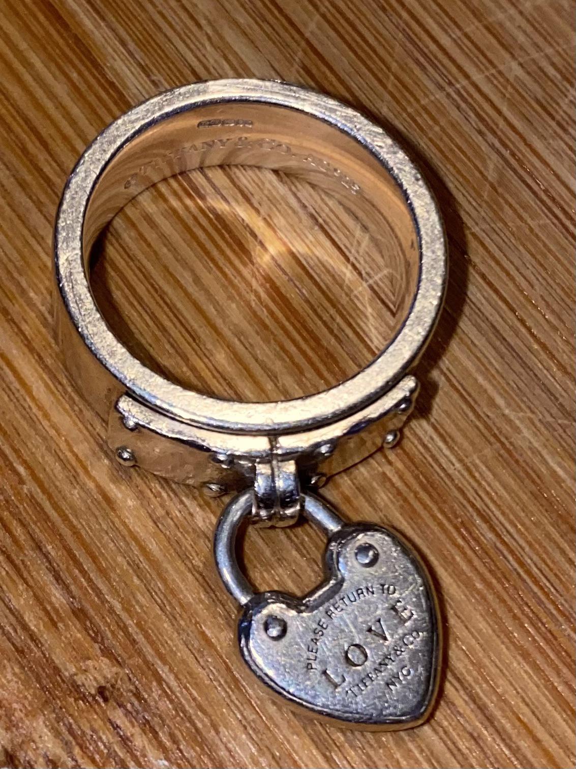 これってティファニーのラブロックリング、本物かな？？ : r/jewelry