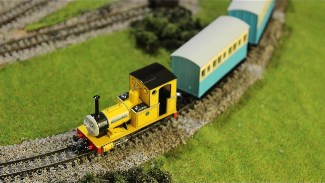 HD Thomas the Tank Engine Bachmann Yellow Rheneas Review and Run