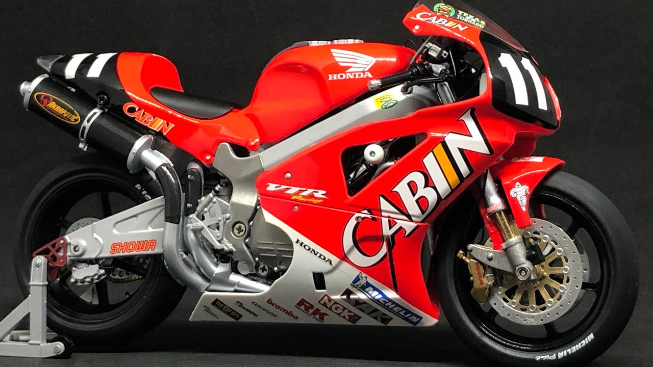 1/12 Honda VTR 1000 8h Suzuka Valentino Rossi 2001 - YouTube