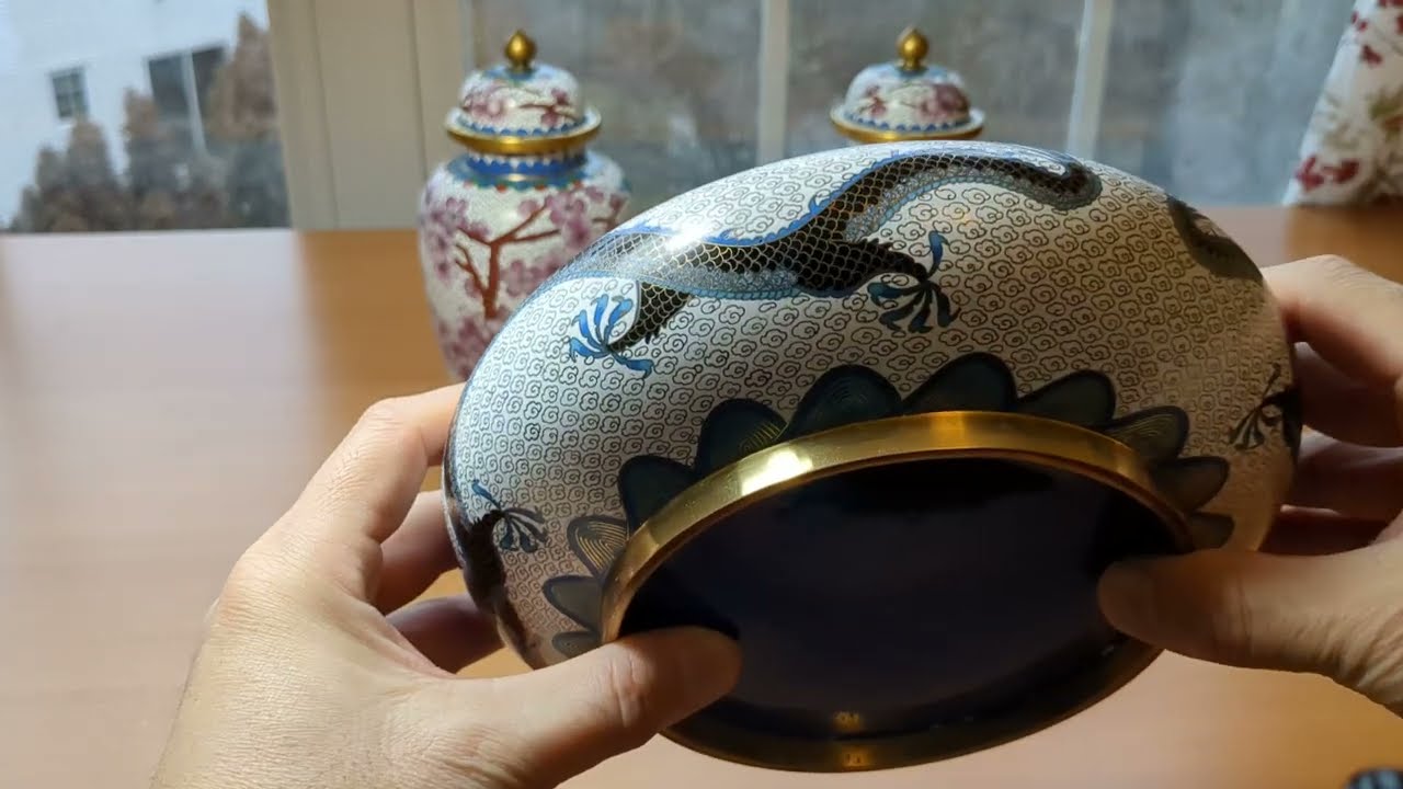 创汇期景泰蓝龙纹大笔洗和一对将军罐- YouTube