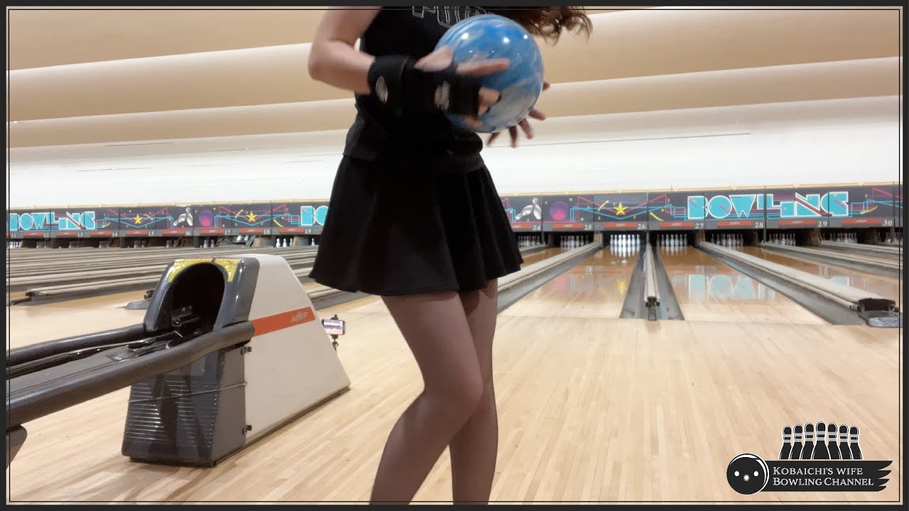 A cute, globe-like SUNBRIDGE 14-pound DIO spare ball is thrown 1G