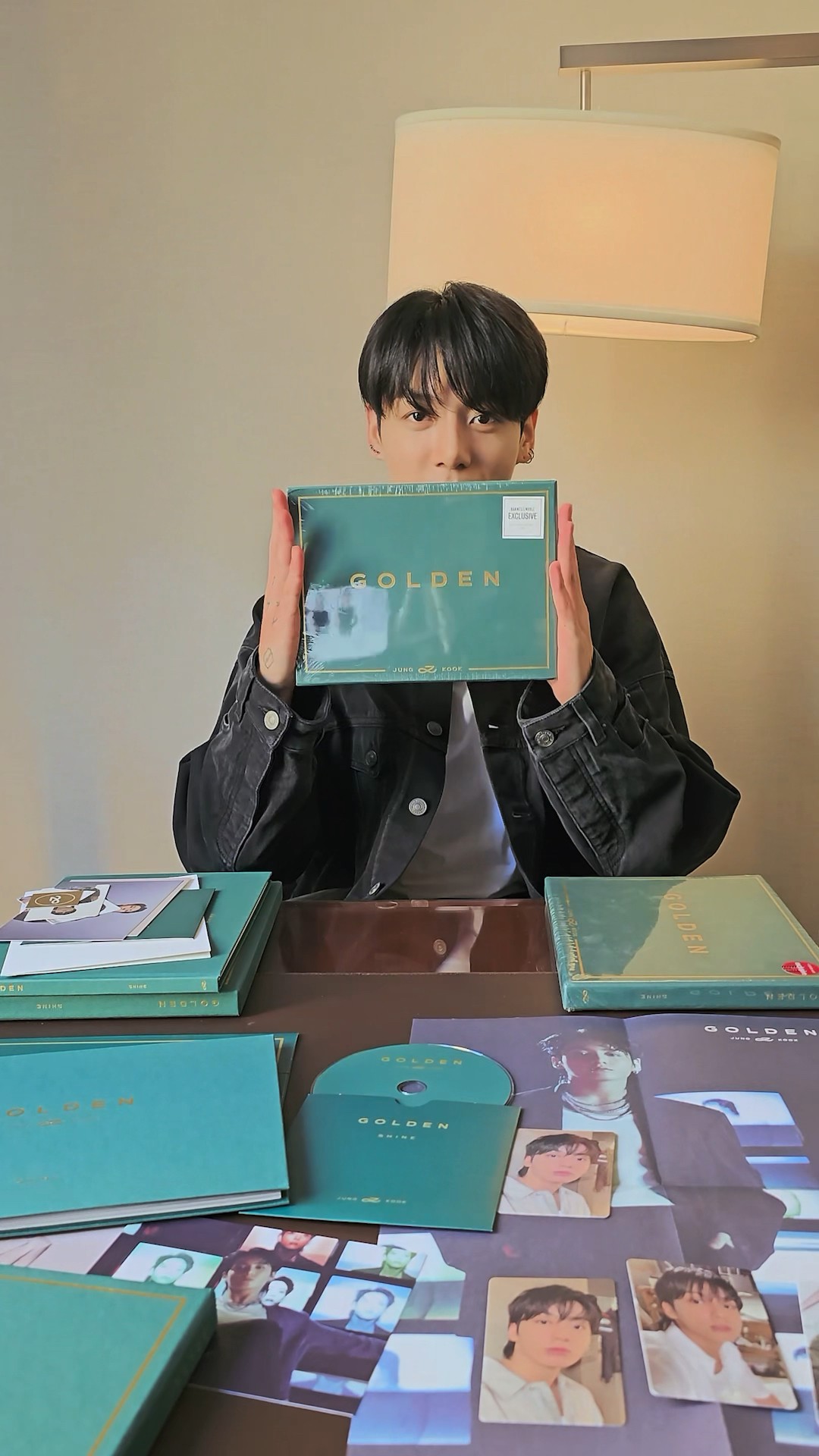 GOLDEN (US Exclusive)' Unboxing Video with #JungKook🎁 #정국