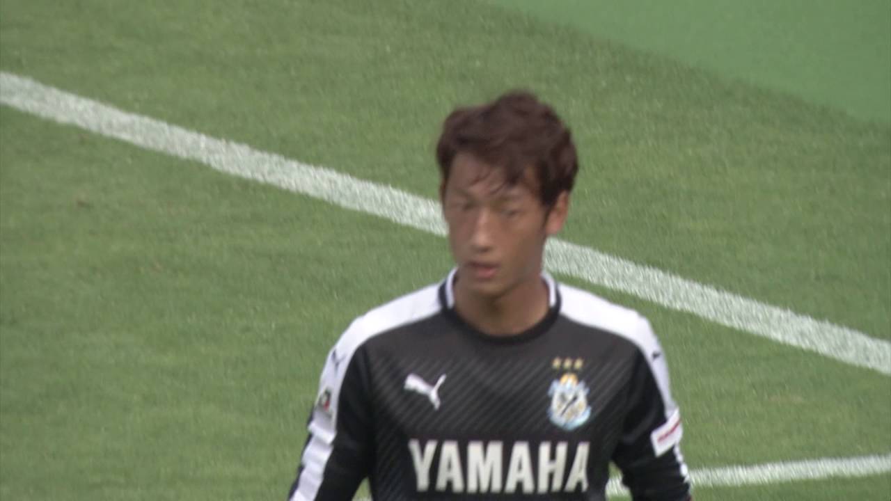 志村 滉（磐田）が1対1の絶対的ピンチに体を投げ出してスーパーセーブ