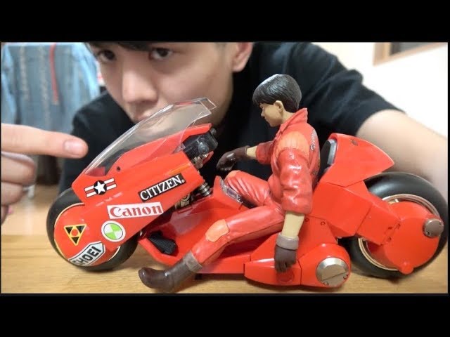 Unboxing the AKIRA Kaneda figure!!! So cool! - YouTube
