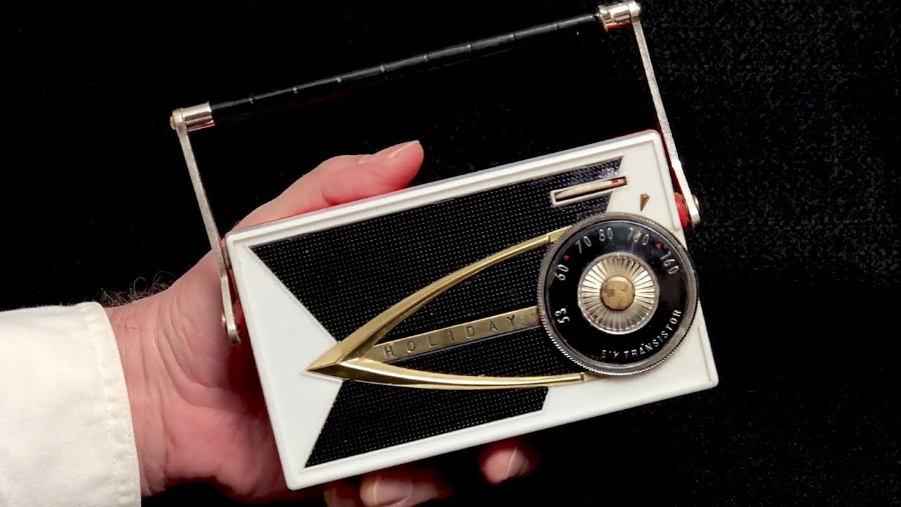 1959 Japanese Holiday transistor radio Olympic - YouTube