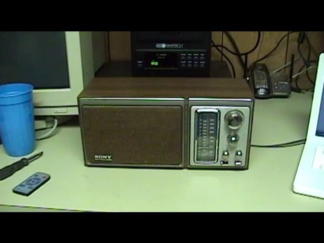 Sony ICF-9580 Table Radio - YouTube