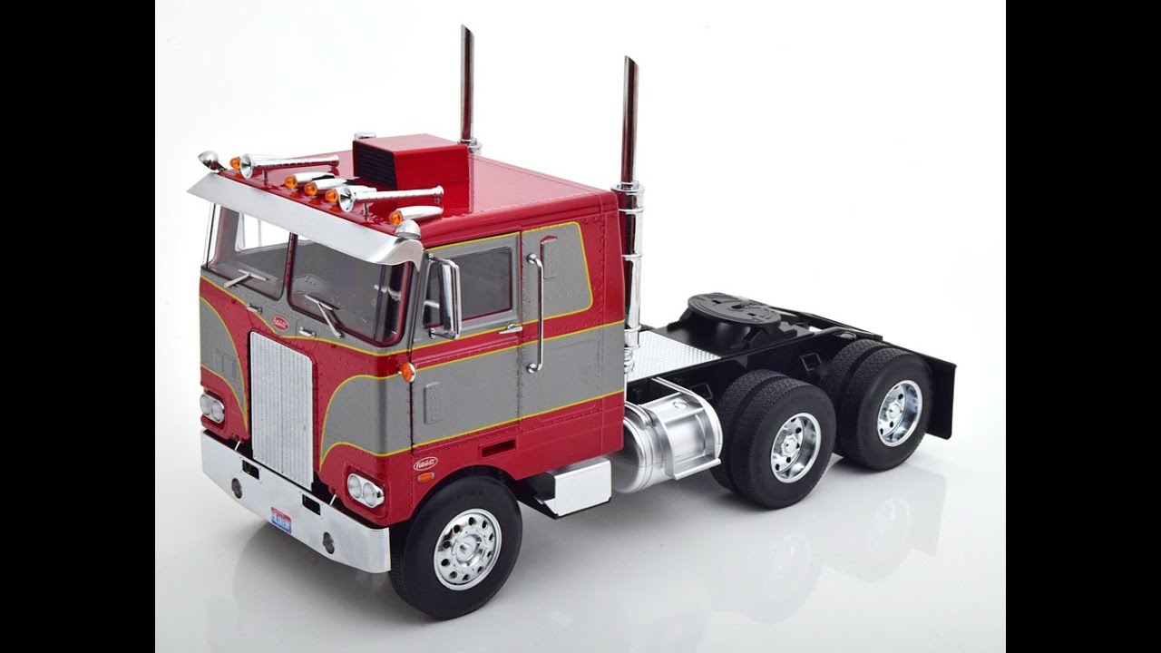 Modelissimo: Road Kings Peterbilt 352 Pacemaker 1977-1979 red