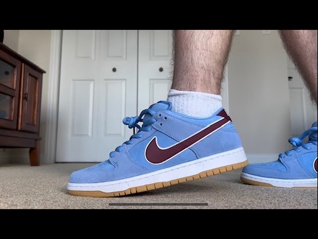 Nike SB Dunk Low Phillies Thoughts/On Foot - YouTube