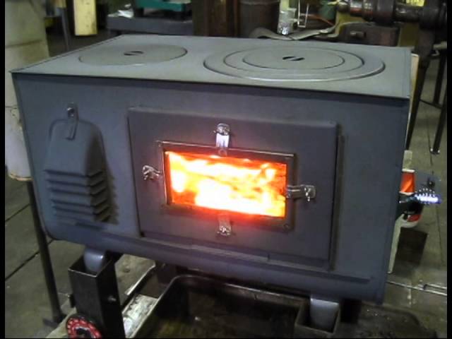 新保製作所 3W窓付き薪ストーブ FIRESIDE - YouTube