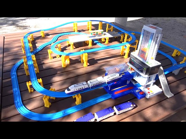 Plarail mega station building ☆ I ran a lot of Japanese