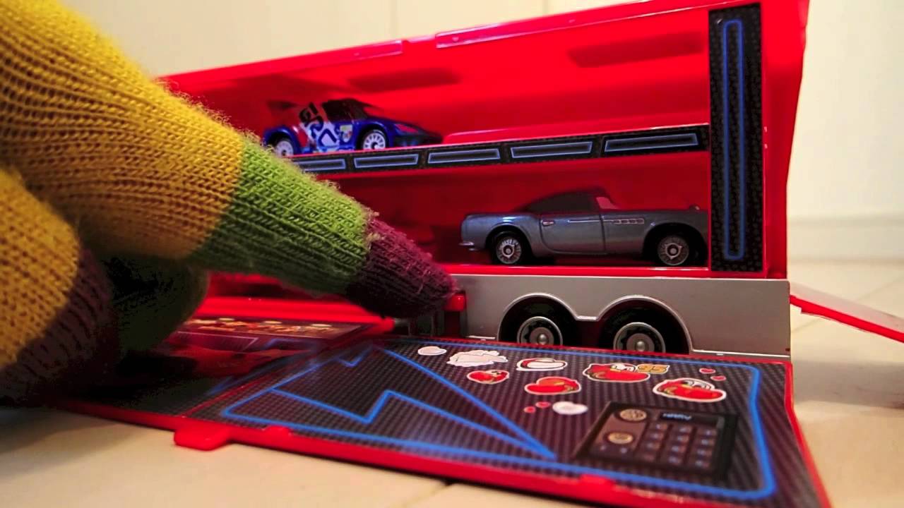 トミカ ディズニー カーズ アクショントレーラー マック - YouTube
