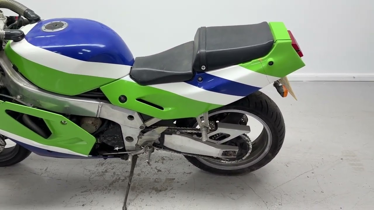 Lot 229 - 1990 Kawasaki ZXR750