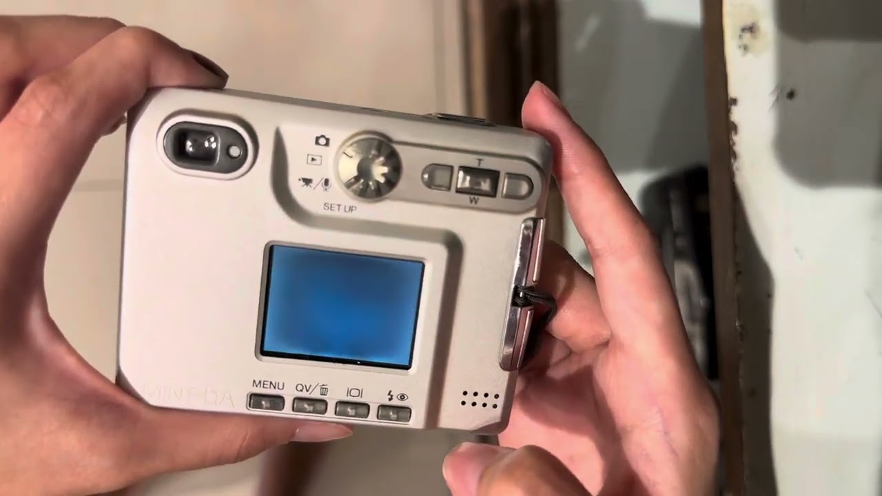 Minolta d image xt - YouTube