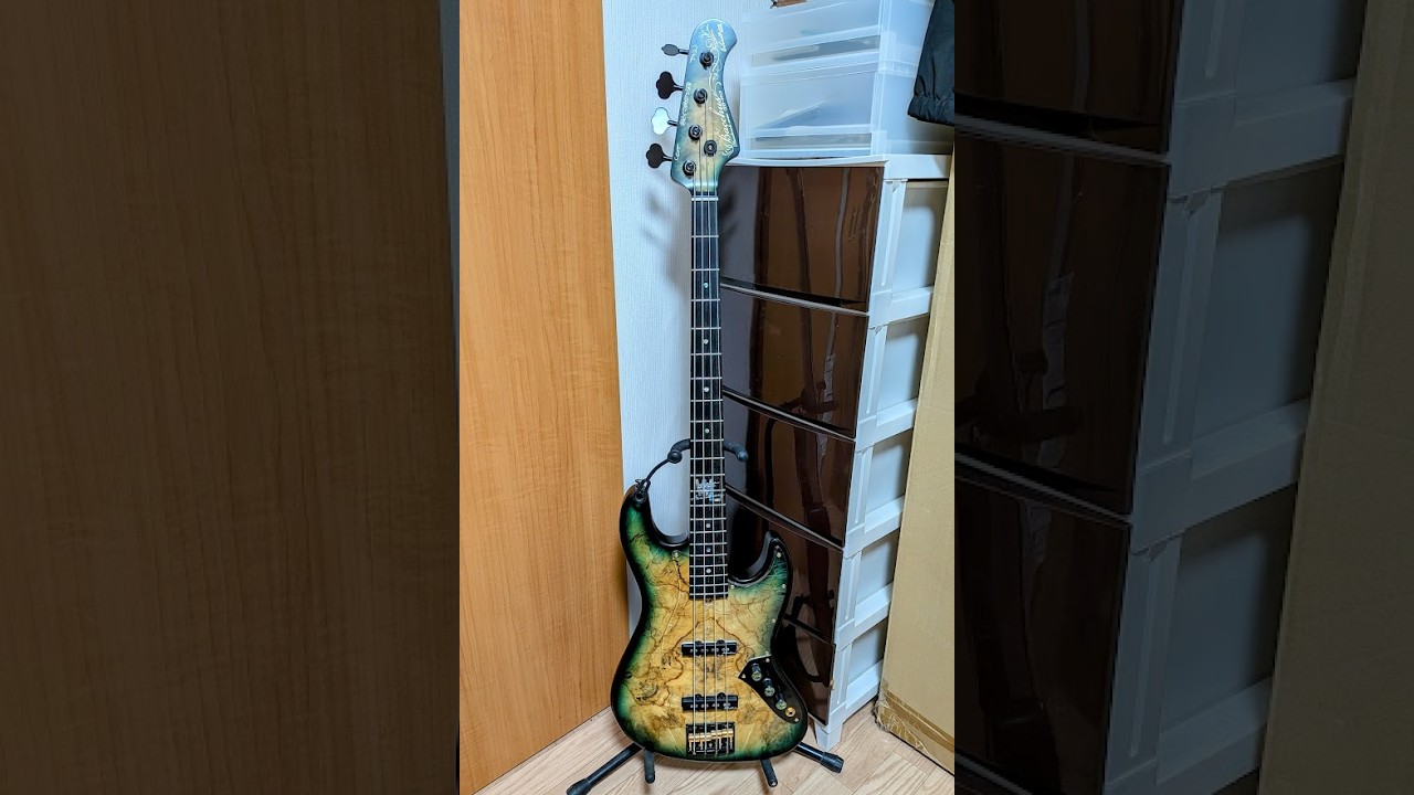 Bacchus WOODLINE4-20TH/BEB Sound Sample - YouTube