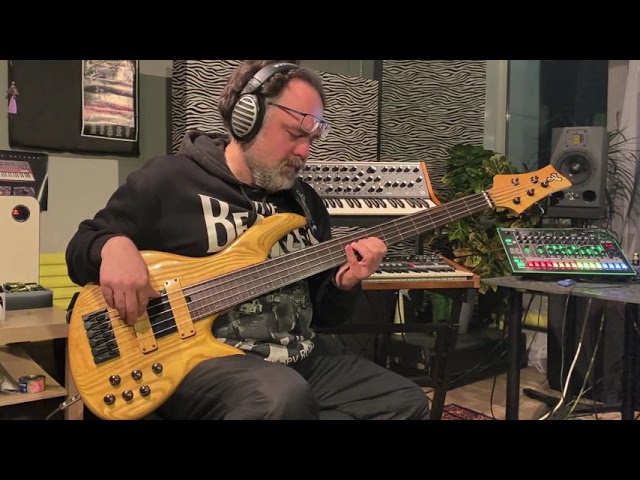 Chris Larkin Reacter 5B - YouTube