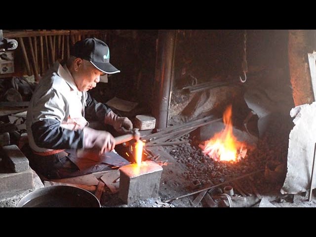 奈良）鍛冶の神様に1日感謝 宇陀市室生染田のふいご祭 - YouTube