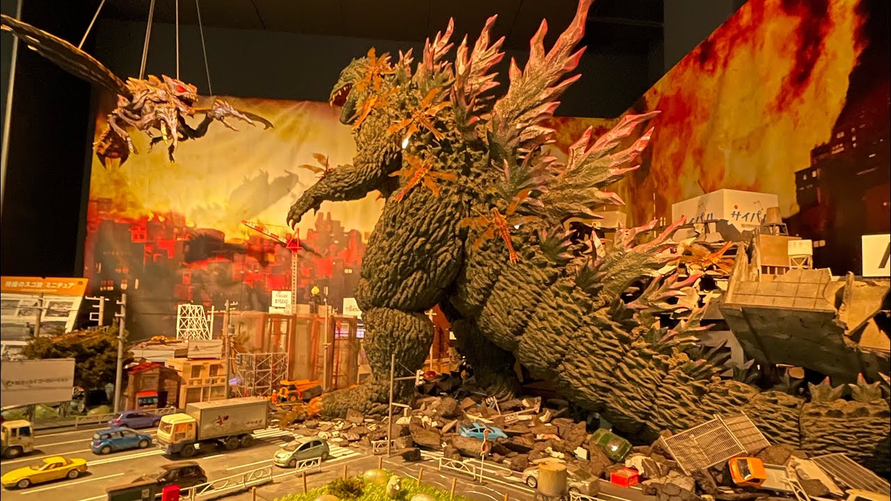 特撮のDNAゴジラ旭川上陸展 - YouTube