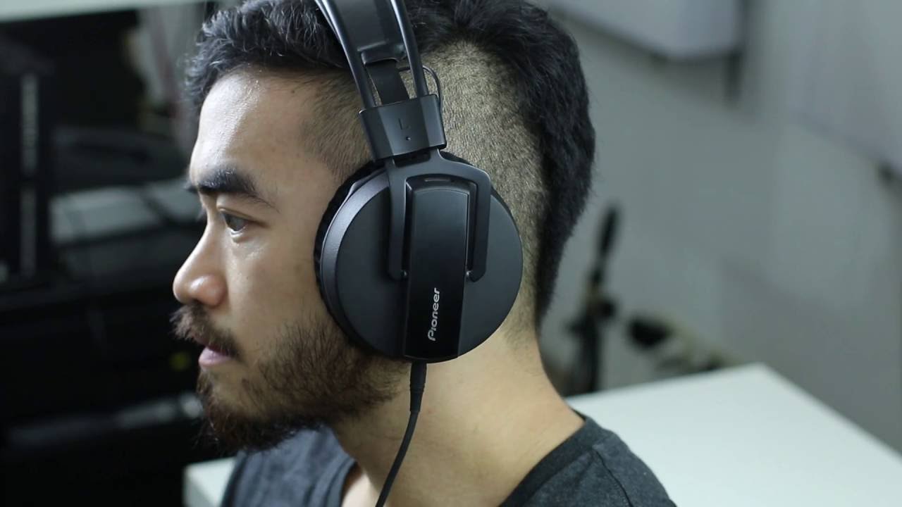 Pioneer HRM-7 Headphones Talkthrough Video - YouTube