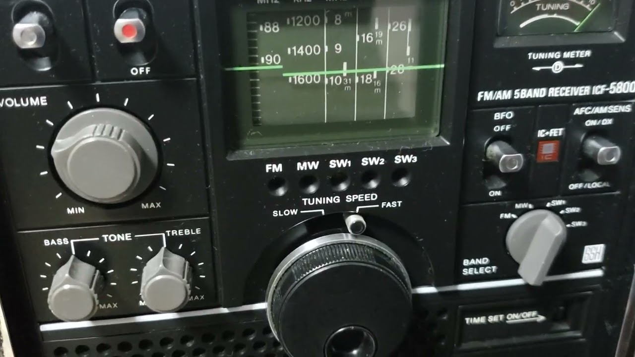 RECEPTION WITH SONY ICF-5800 - YouTube