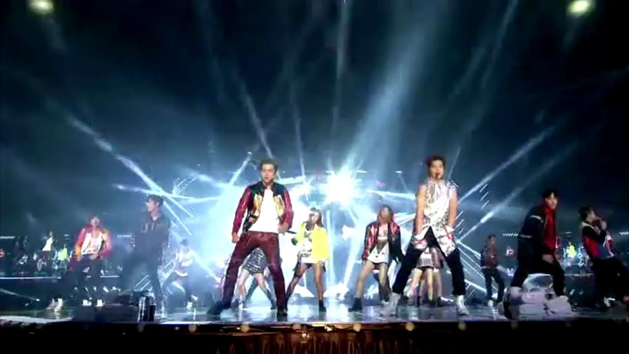 2PM - JUMP @ House Party in Seoul - YouTube