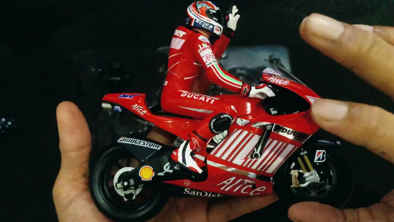 1/12 Minichamps Ducati GP7 Casey Stoner Australia 2007 (Review) HD