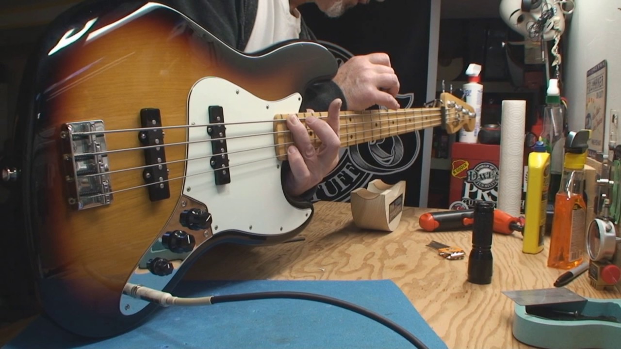 Fender Jazz Bass Made In Mexico - YouTube