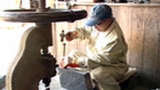 THE MAKING （214）硯（すずり）ができるまで - YouTube