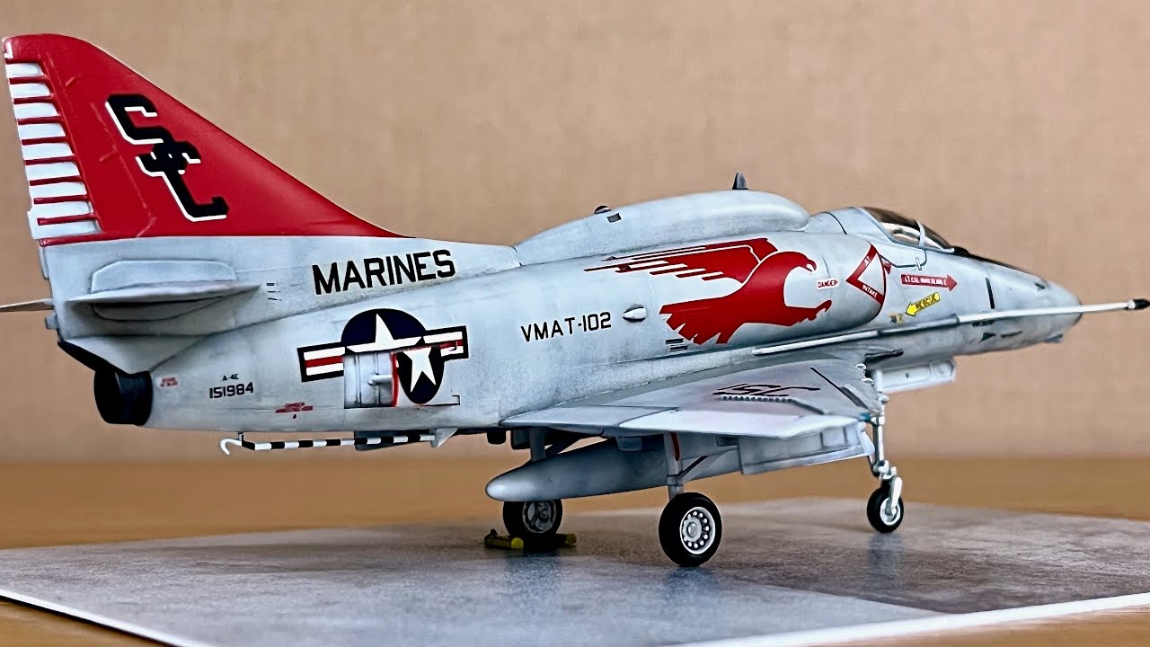 A-4E SKYHAWK - HASEGAWA 1/72 - YouTube