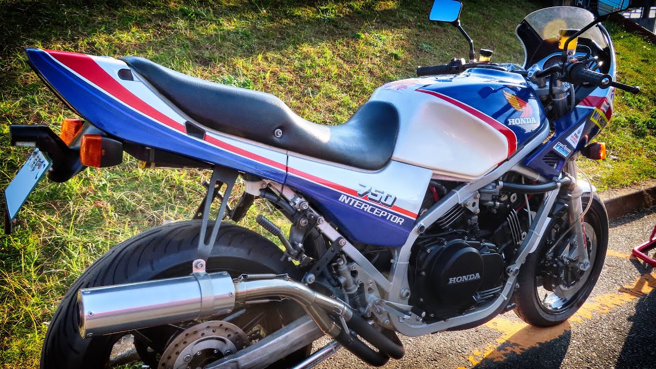 HONDA VF750F INTERCEPTOR Freddie Spencer Reprica - YouTube